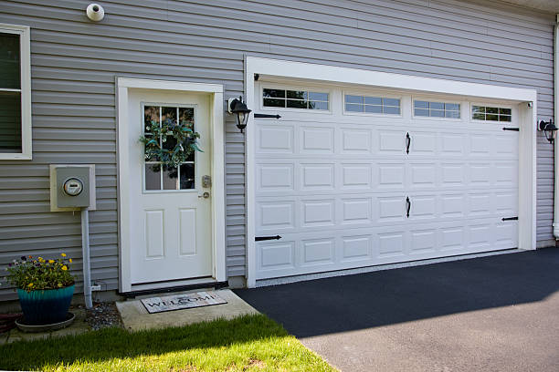 24/7 Emergency Garage Door Installation experts in La Paloma, TX